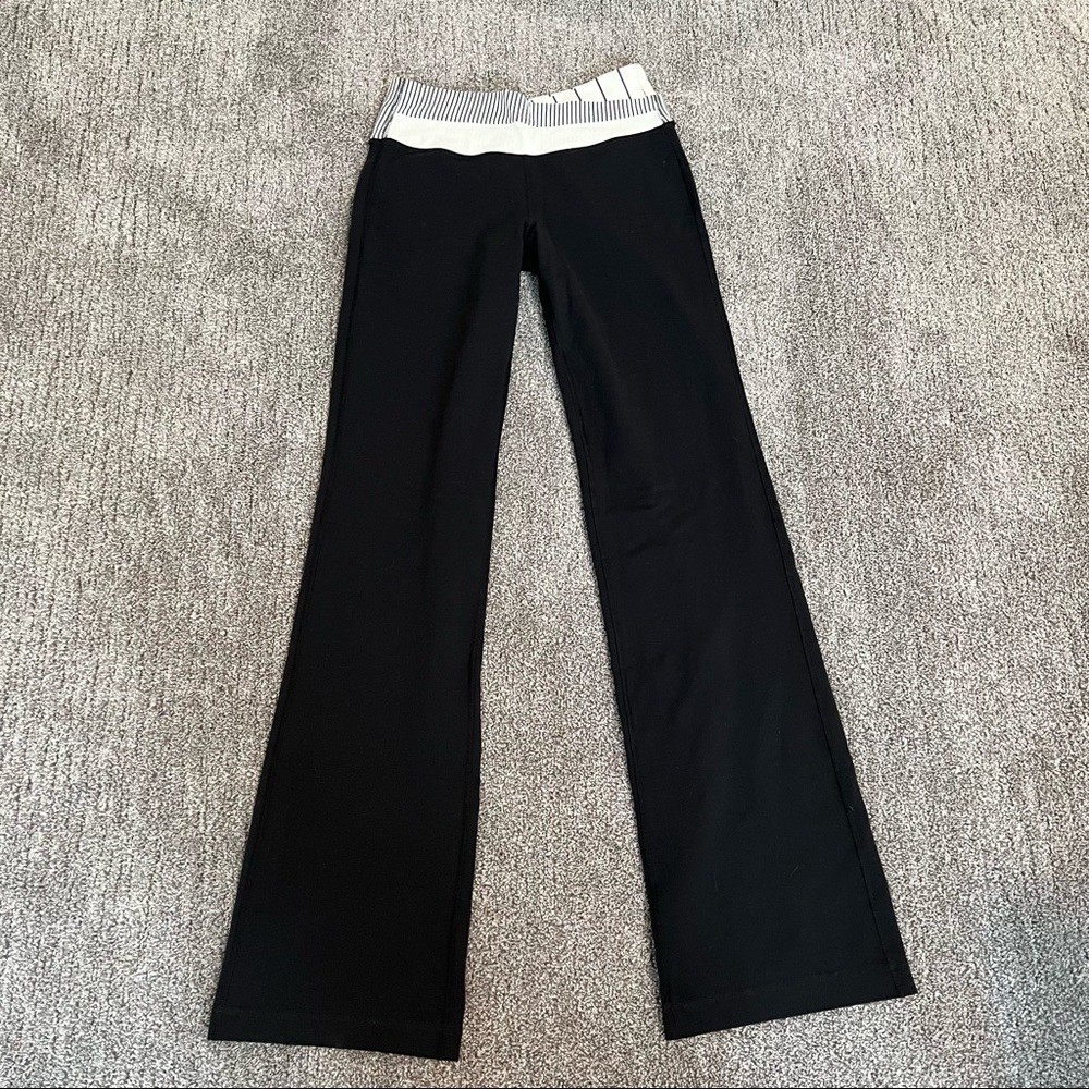 Super Cute Lululemon Groove Pants